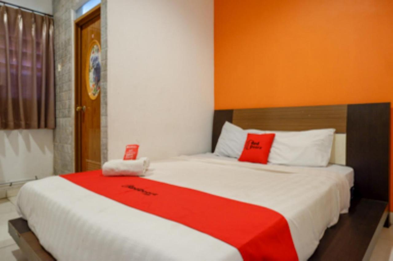 Oyo 1251 Residence 8 Семаранг Екстериор снимка
