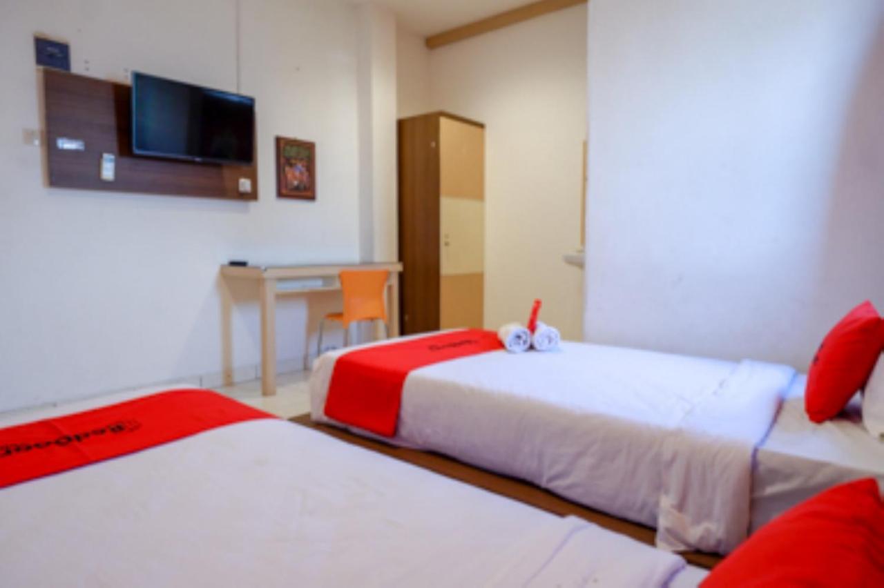 Oyo 1251 Residence 8 Семаранг Екстериор снимка