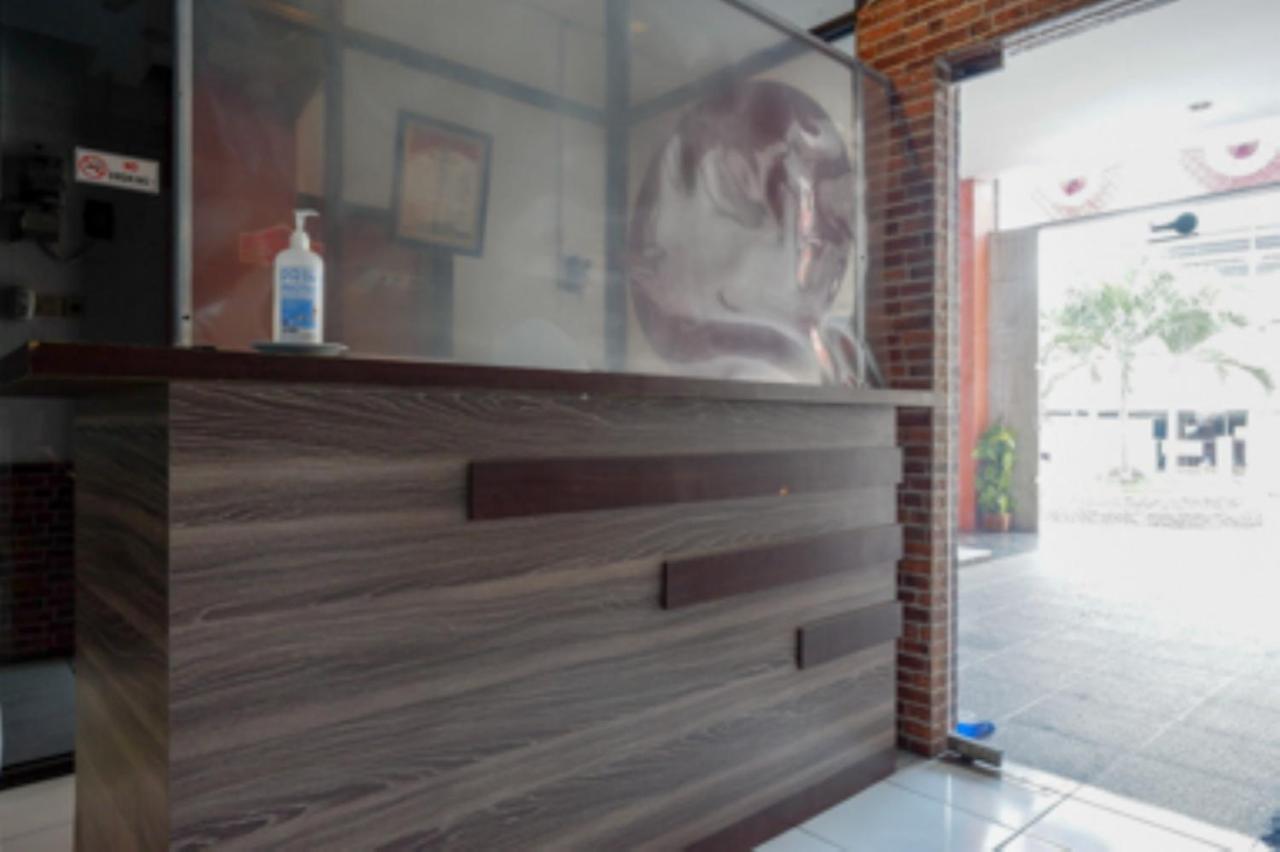 Oyo 1251 Residence 8 Семаранг Екстериор снимка