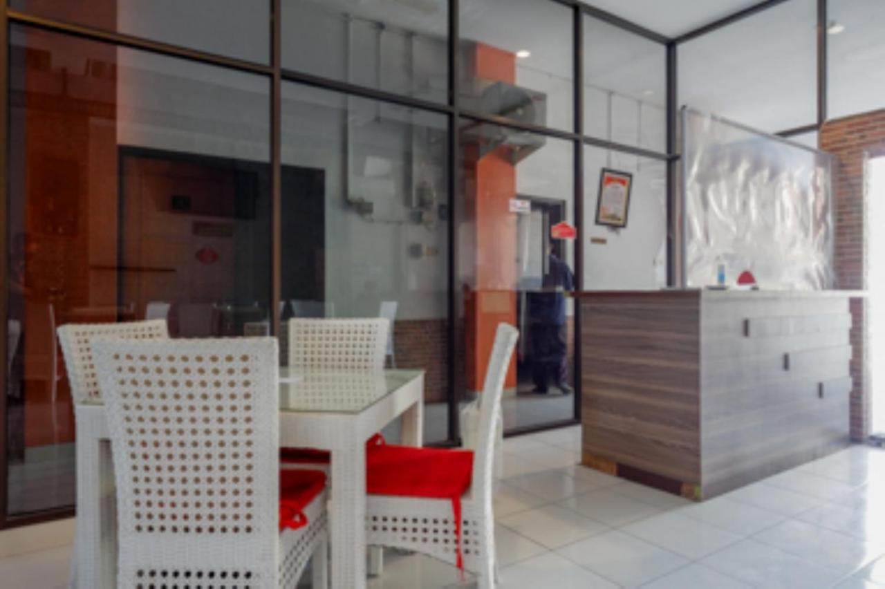 Oyo 1251 Residence 8 Семаранг Екстериор снимка