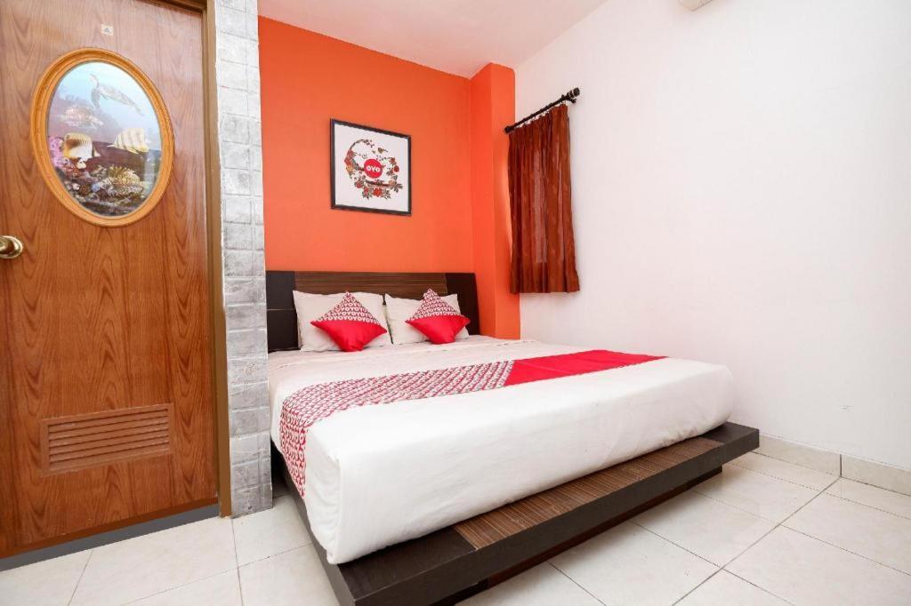 Oyo 1251 Residence 8 Семаранг Екстериор снимка
