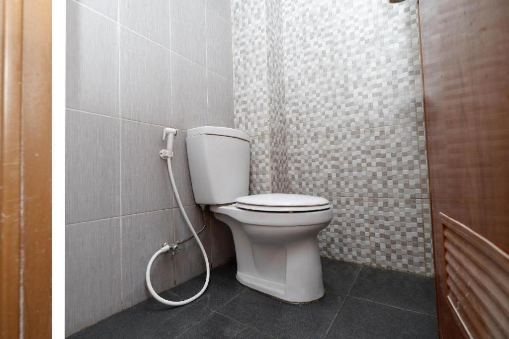 Oyo 1251 Residence 8 Семаранг Екстериор снимка