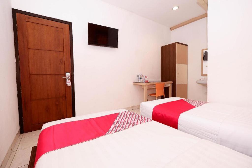 Oyo 1251 Residence 8 Семаранг Екстериор снимка