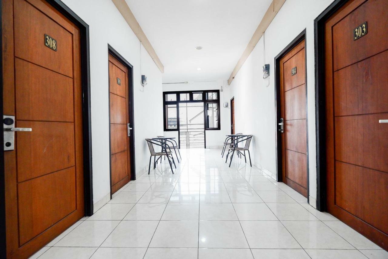 Oyo 1251 Residence 8 Семаранг Екстериор снимка