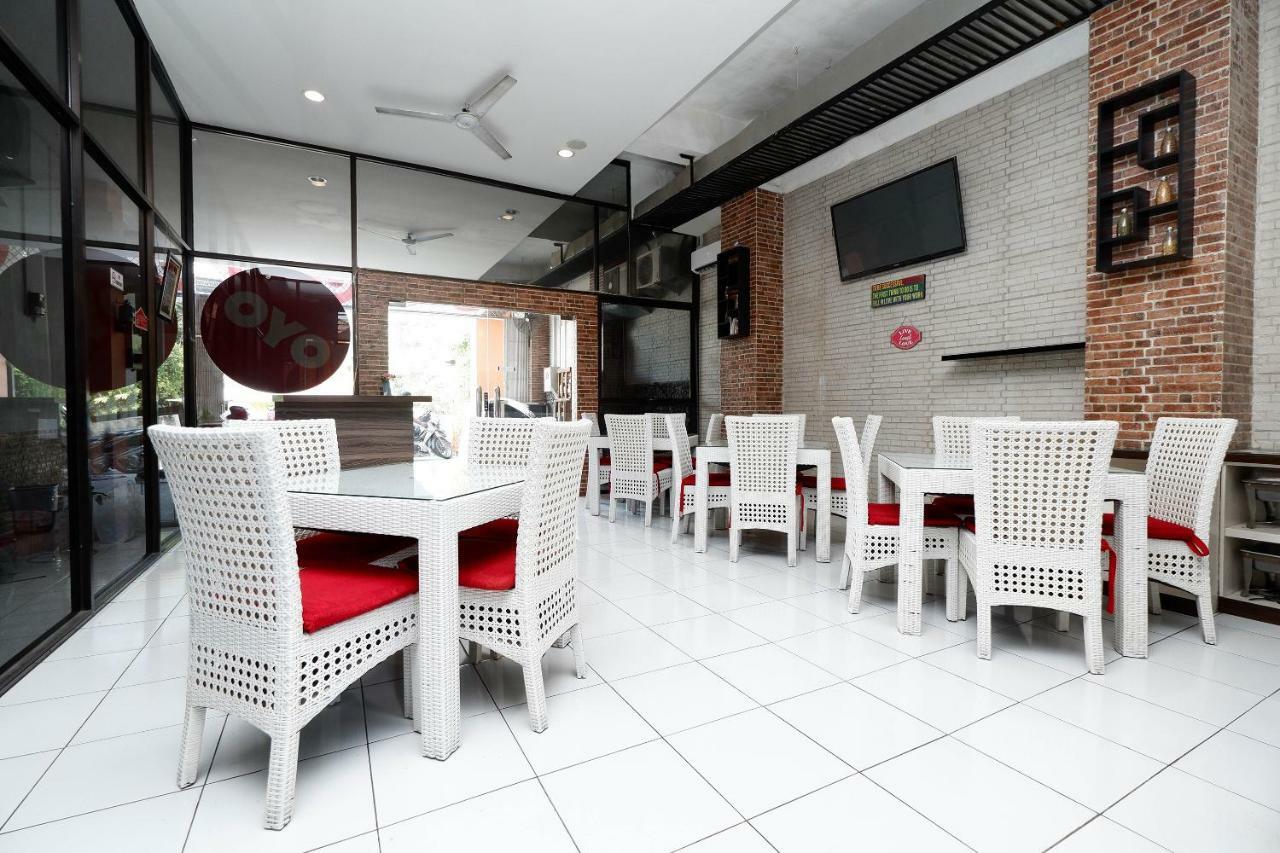 Oyo 1251 Residence 8 Семаранг Екстериор снимка